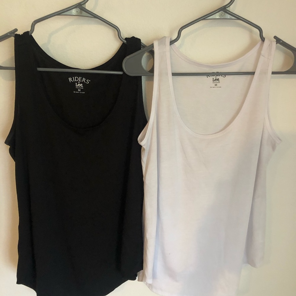 set of 2 tank tops